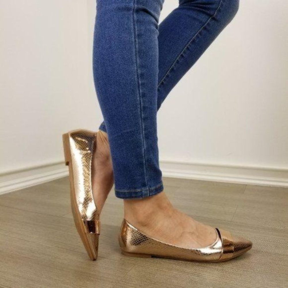 Rode Gold Pointy Toe Slip On Flats - Picture 3 of 7